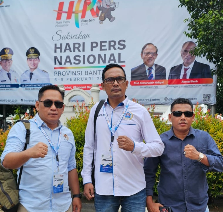 Ketua PWI Rohil, Masrul Gusti dan Sekretaris A Rahman Serta Ketua PWI Kota Dumai, Bambang Prayetno, Poto Bersama di acara puncak HPN 2026  Banten